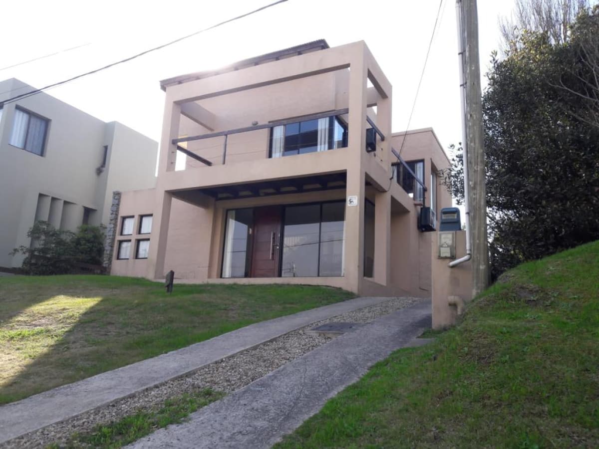 Buena casa en Montoya amplia y bien ubicada en Montoya La Barra