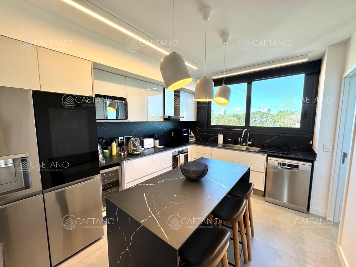 Venta apartamento 3 dormitorios. Playa mansa, Punta del Este — foto 2