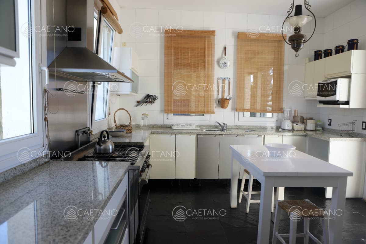 Casa en alquiler en Manantiales — foto 3