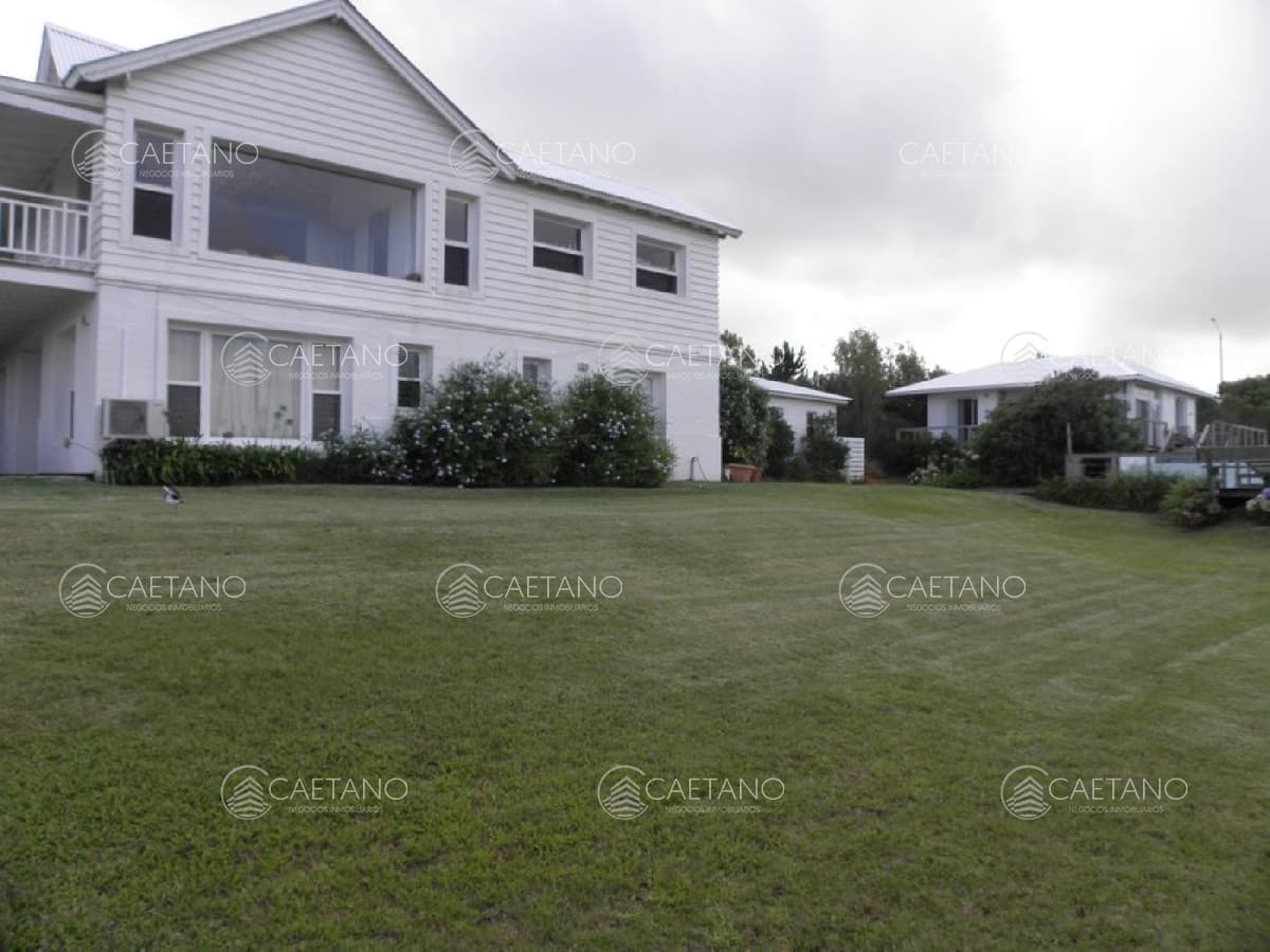 Casa en alquiler en Manantiales — foto 3