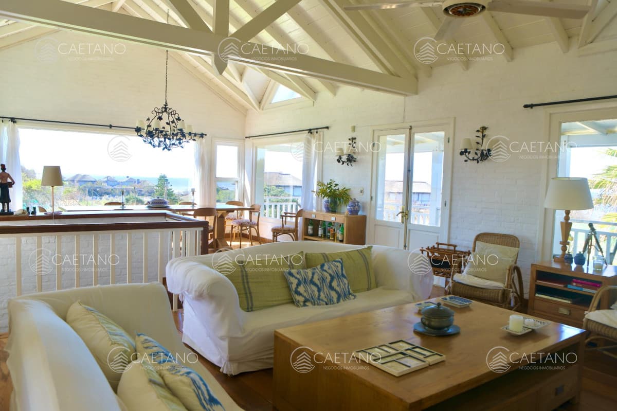 Casa en alquiler en Manantiales — foto 2