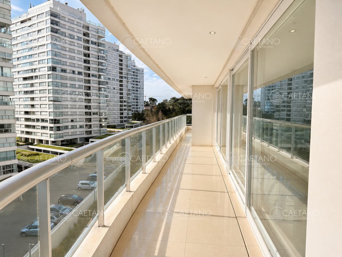 Amplio Apartamento en Torre Aquarela Ref:9558 — foto 2