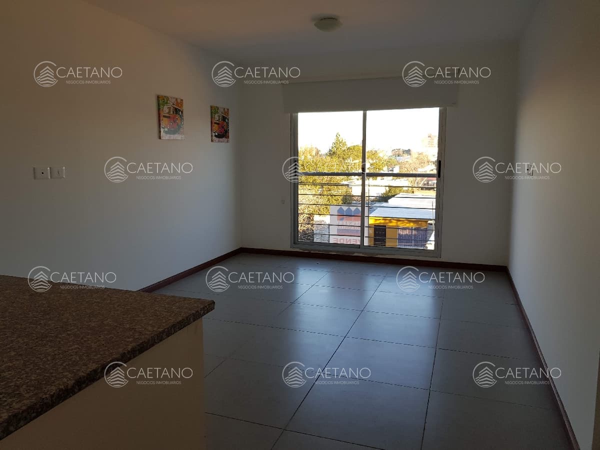 Vendo Apartamento nuevo de 1 dormitorio con cochera en Maldonado.