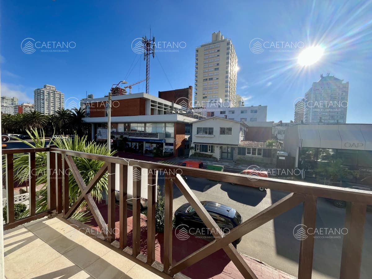 Venta apartamento 2 dormitorios. Penisula, Punta del Este