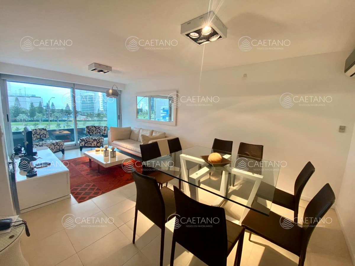 Comodo apartamento de 3 dormitorios en torre de categoria — foto 2