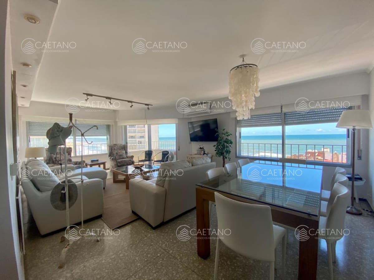 Excelente apartamento con vista panorámica a la Brava!!