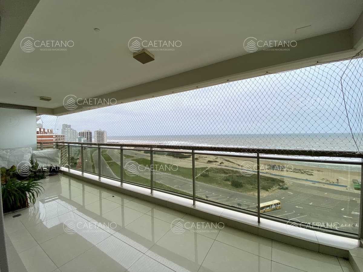 Alquiler anual o temporal apartamento tres dormitorios Imperiale I Punta del Este