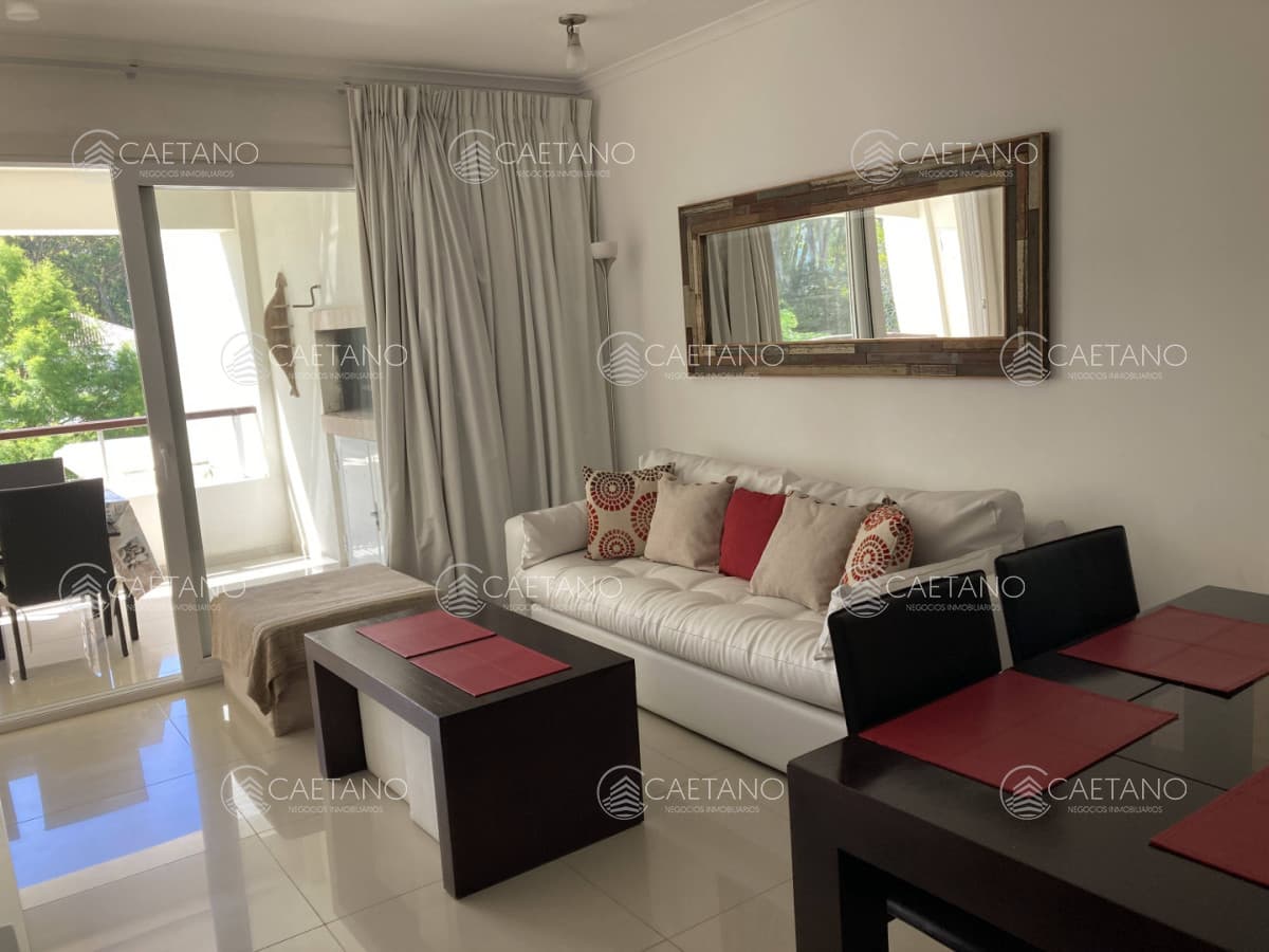 Venta apartamento 1 dormitorio. Complejo Green Park Solanas