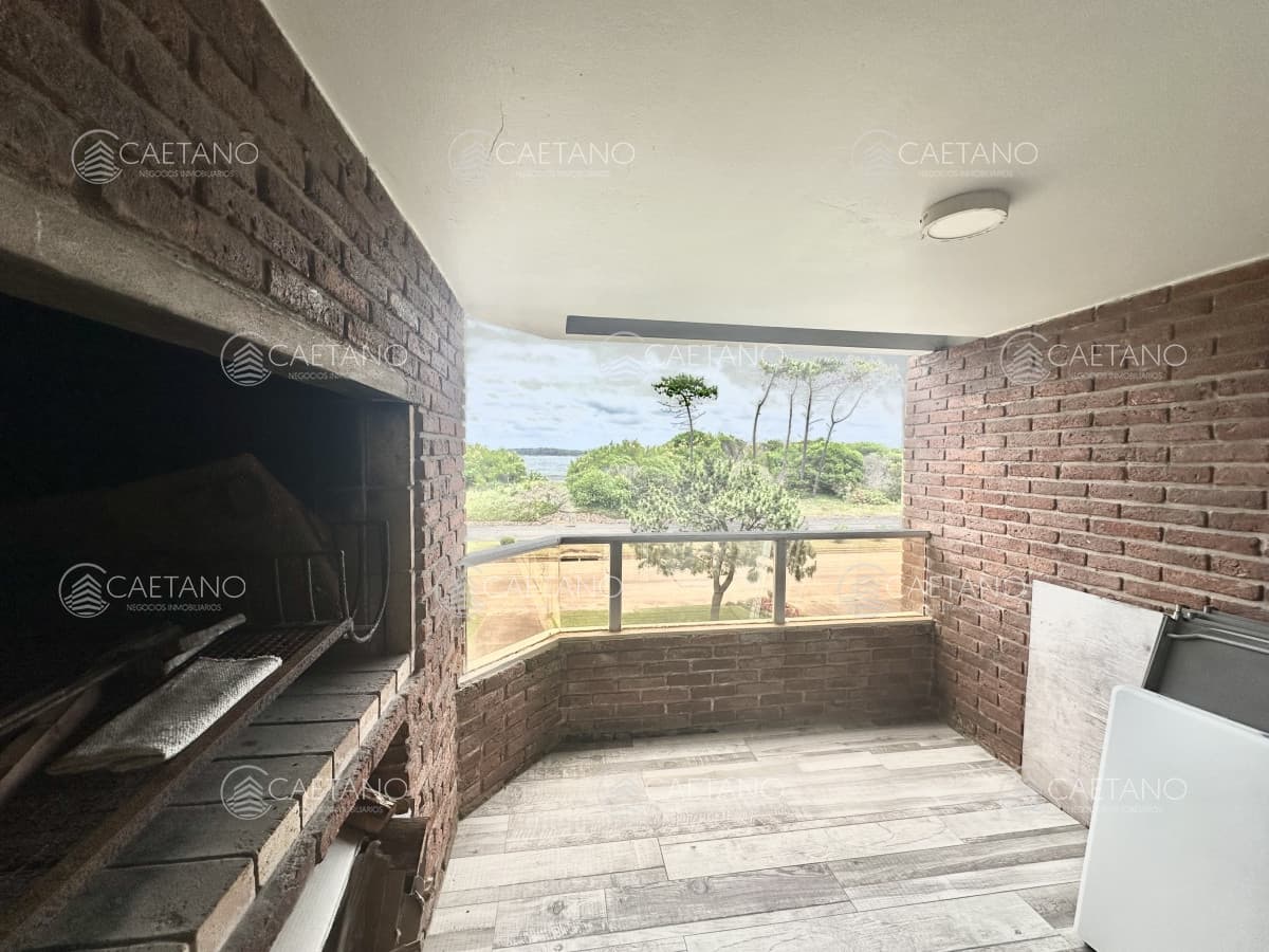 Venta Departamento - 3 Dormitorio + Servicio - Punta Del Este