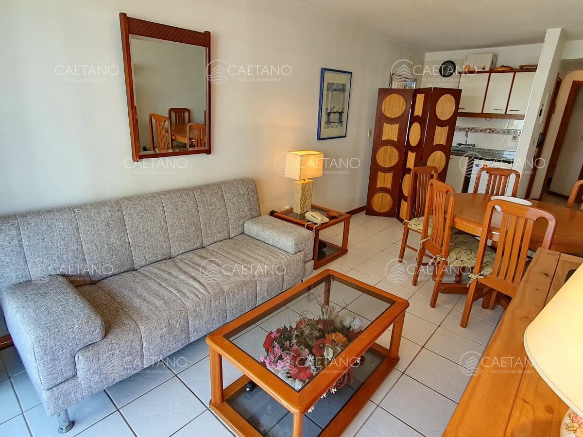 Se alquila apartamento de 1 dormitorio frente al mar con vista en Peninsula, Punta del Este. — foto 2