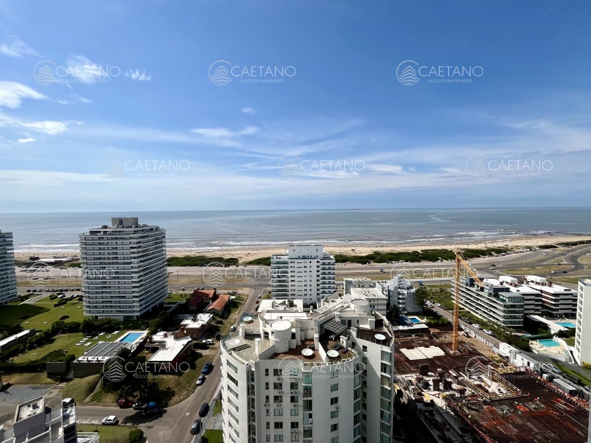 Alquiler temporal apartamento 3 dormitorios. Playa Brava, Punta del Este