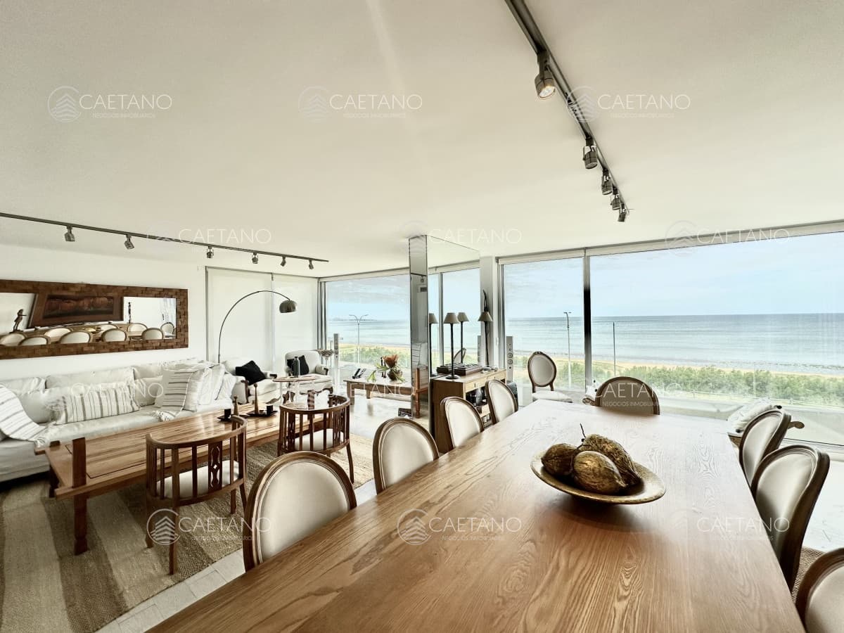 Venta Departamento Semi Piso - 5 Dormitorios + Servicio - Primera Linea Punta Del Este — foto 2