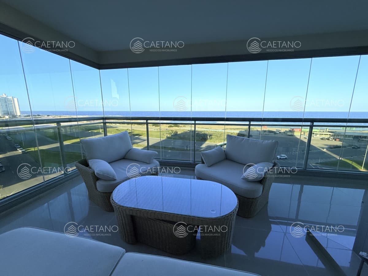 Venta apartamento 3 dormitorios mas dependencia - Playa Brava - Punta del Este