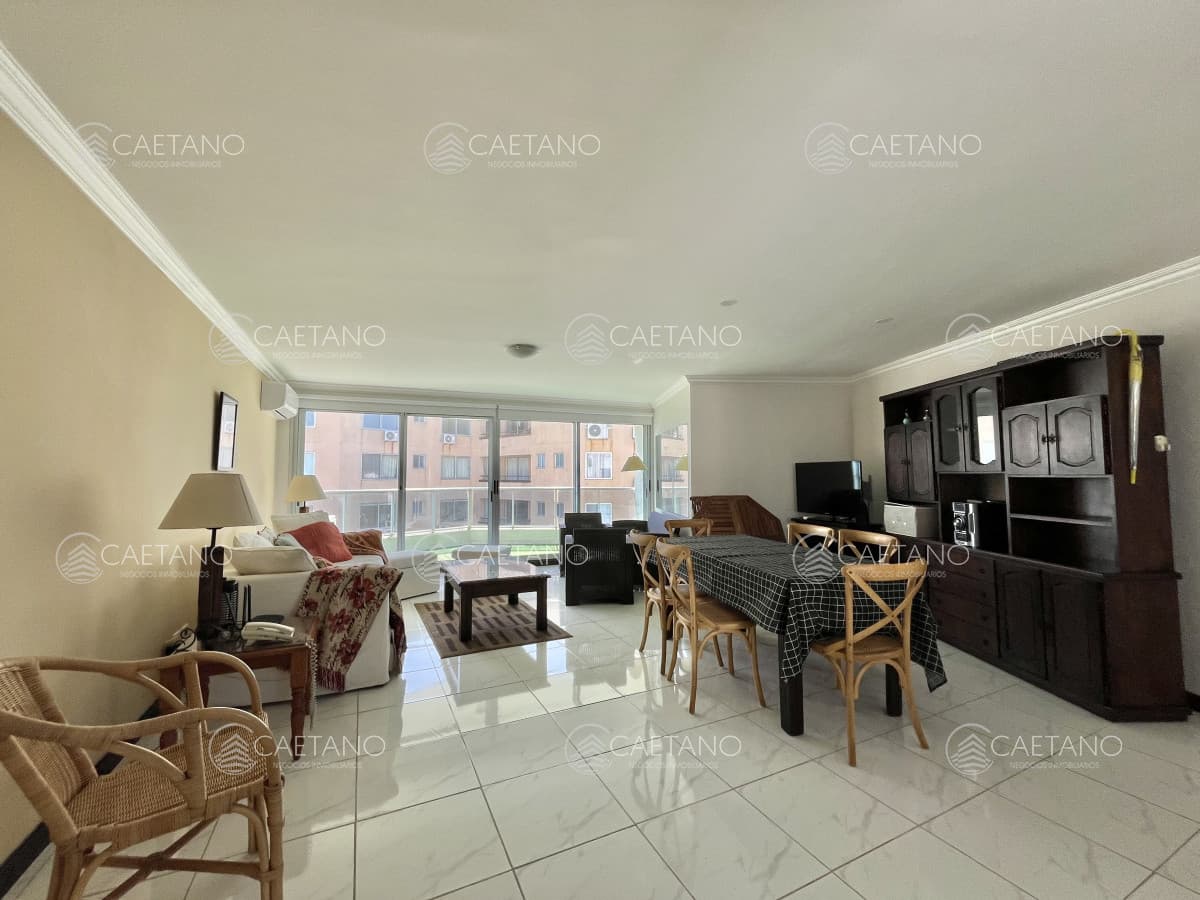 Alquiler temporal apartamento 3 dormitorios. Playa mansa, Punta del Este — foto 2