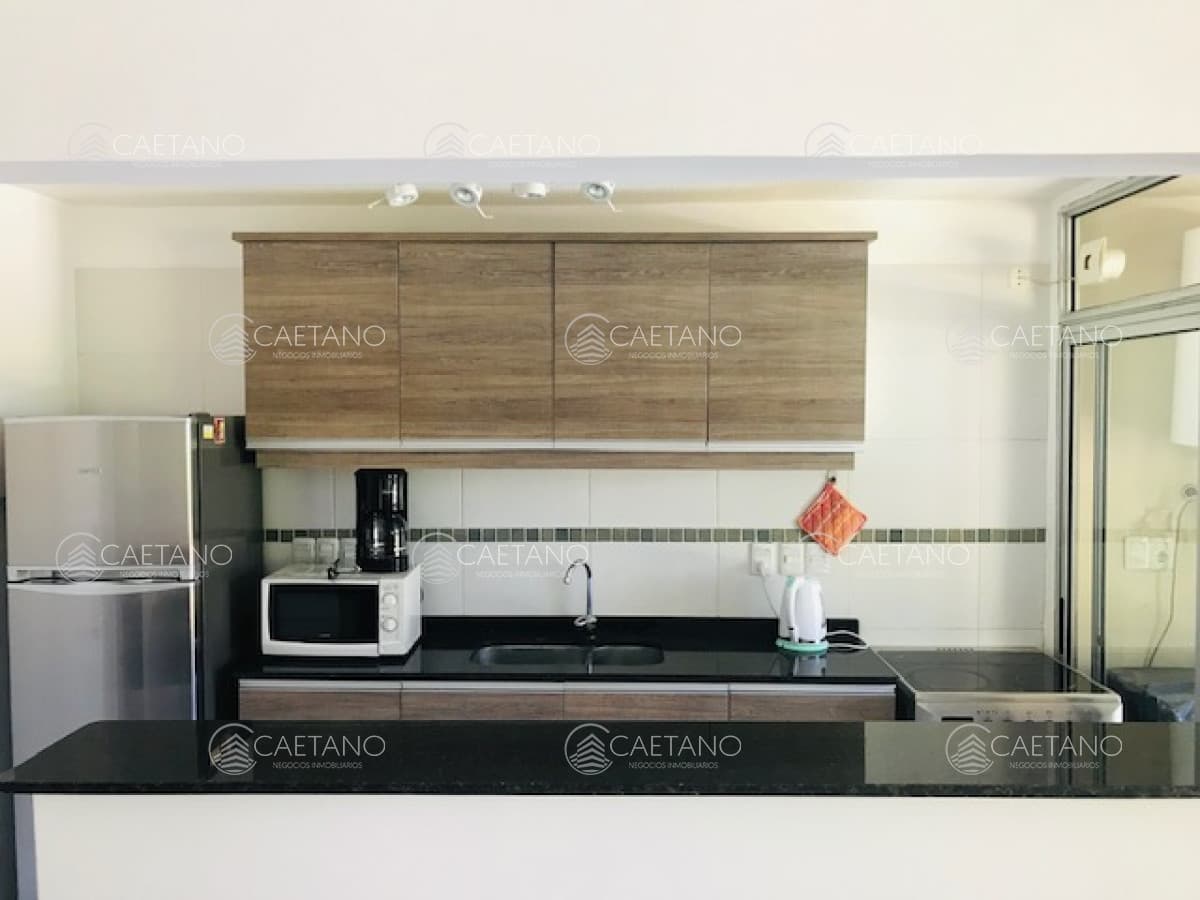 Apartamento esquinero en zona brava — foto 3