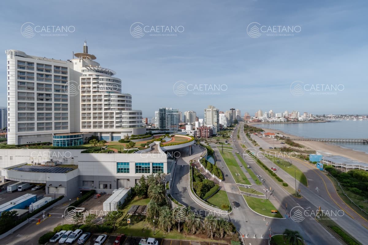 Alquiler anual apartamento 3 dormitorios playa mansa Punta del Este — foto 3