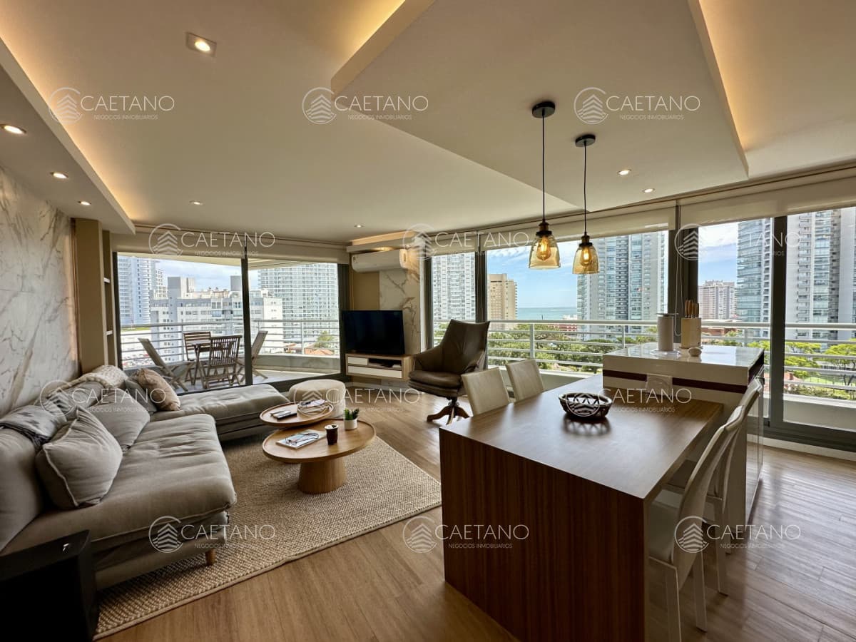 Apartamento en venta 2 Dormitorios 2 Baños vista al mar Mansa Punta del Este