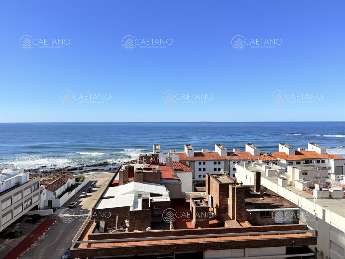 Venta apartamento 2 dormitorios, con vista panorámica, Playa Brava - Punta del Este
