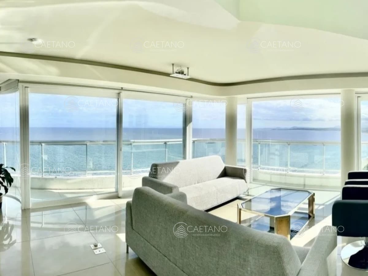Venta apartamento 3 suite más dependencia en playa mansa Punta del Este — foto 3