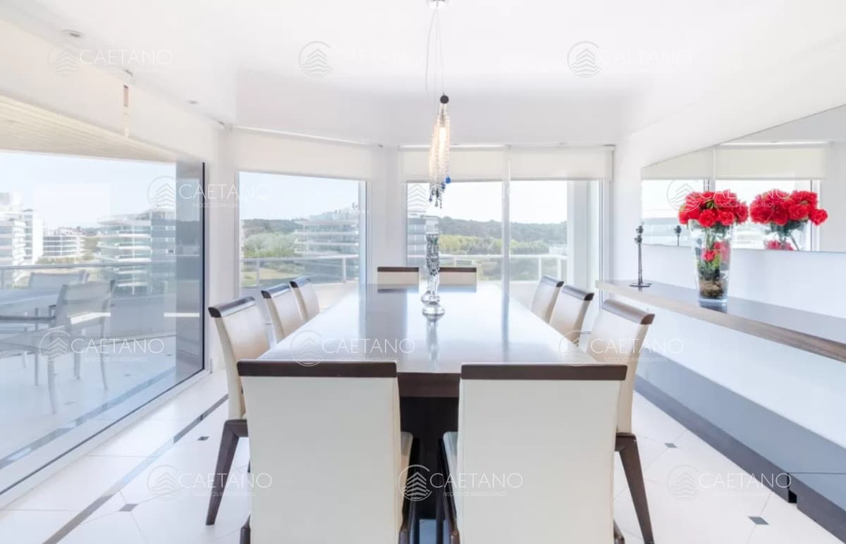 Venta duplex 4 dormitorios playa brava Punta del Este — foto 2