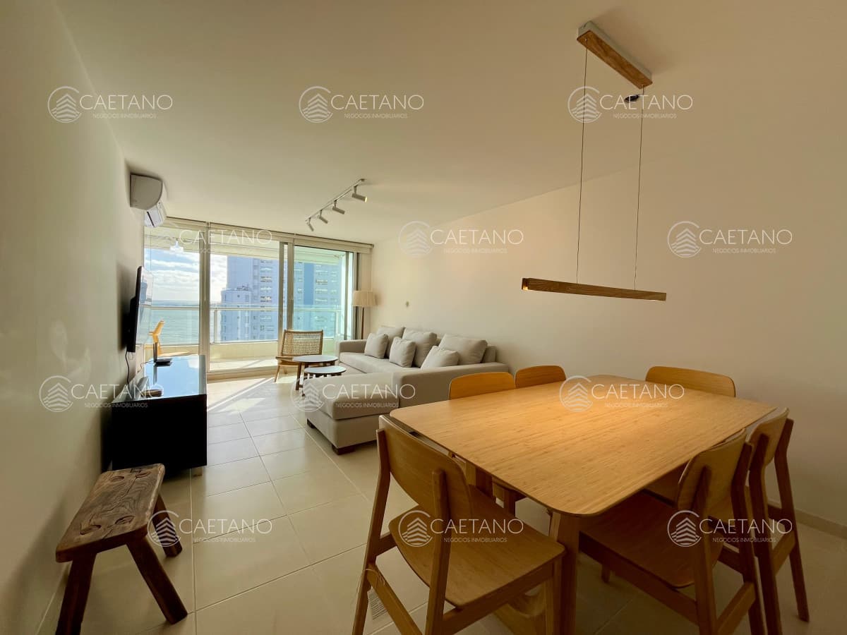 Alquiler temporal, apartamento 2 dormitorios. Playa mansa, Punta del Este. — foto 2