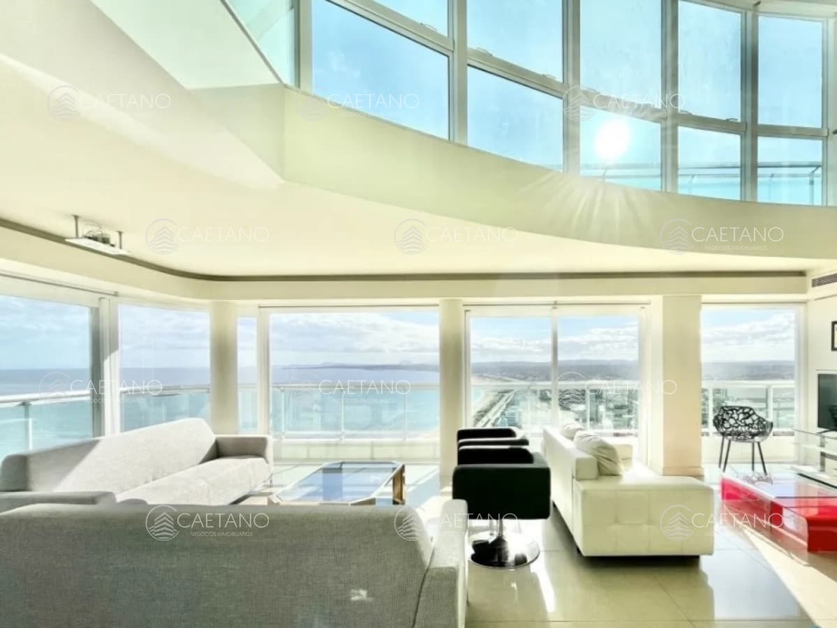 Venta apartamento 3 suite más dependencia en playa mansa Punta del Este — foto 2
