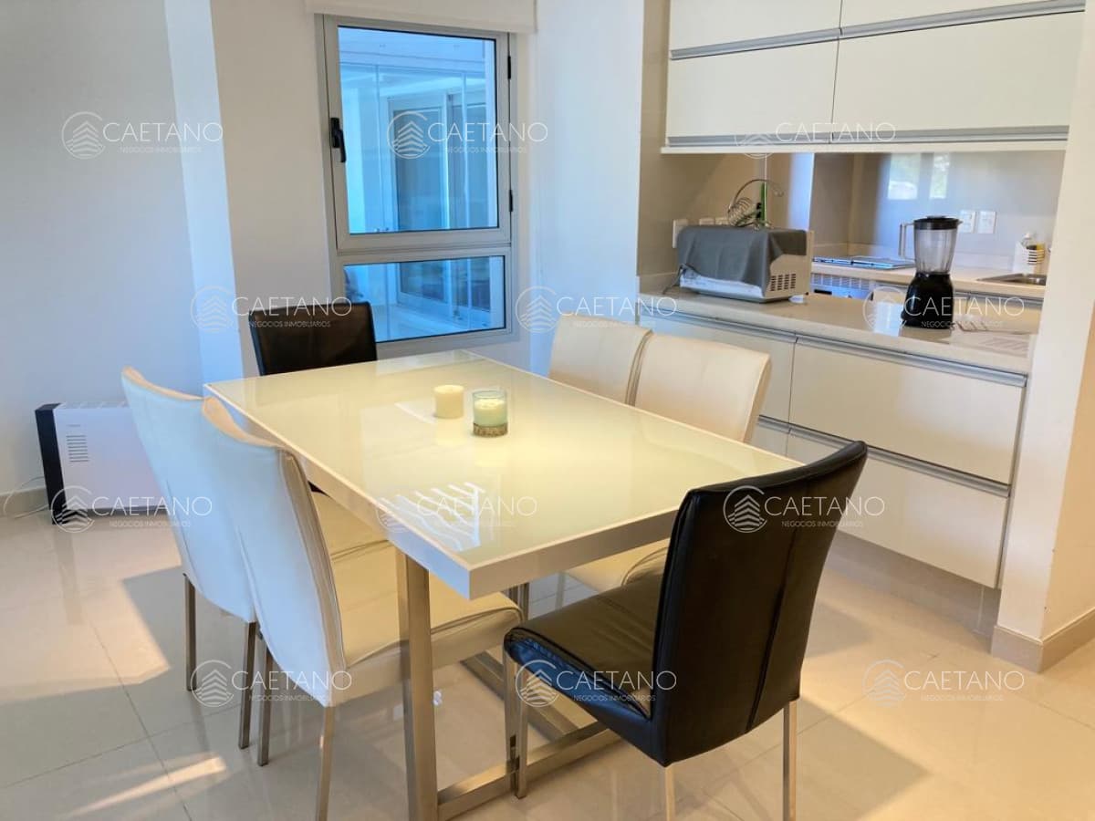Venta de apartamento 2 dormitorios, a 100 metros del mar, playa Mansa — foto 3