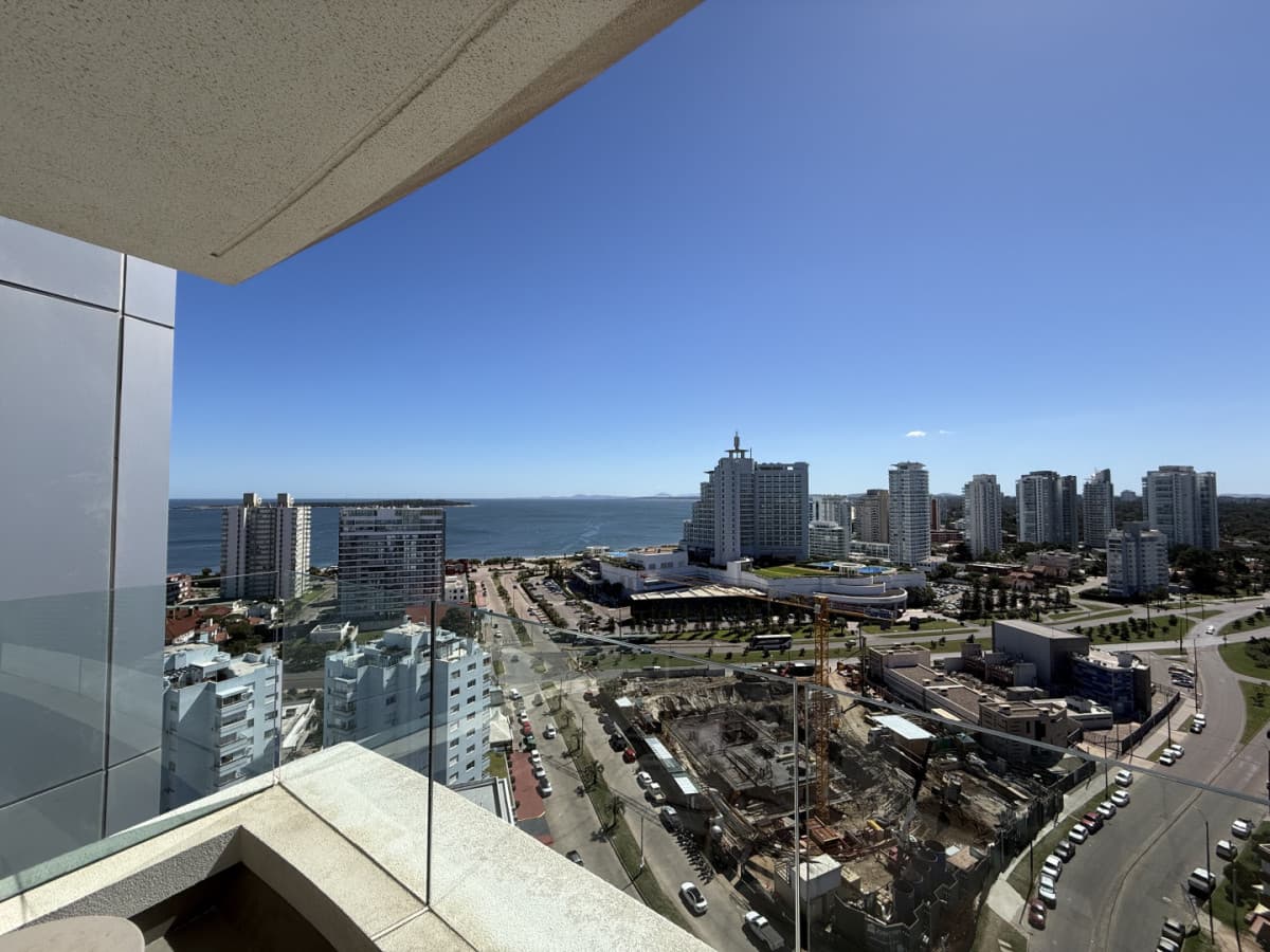 Venta apartamento 2 dormitorios. Chiverta, Punta del Este.