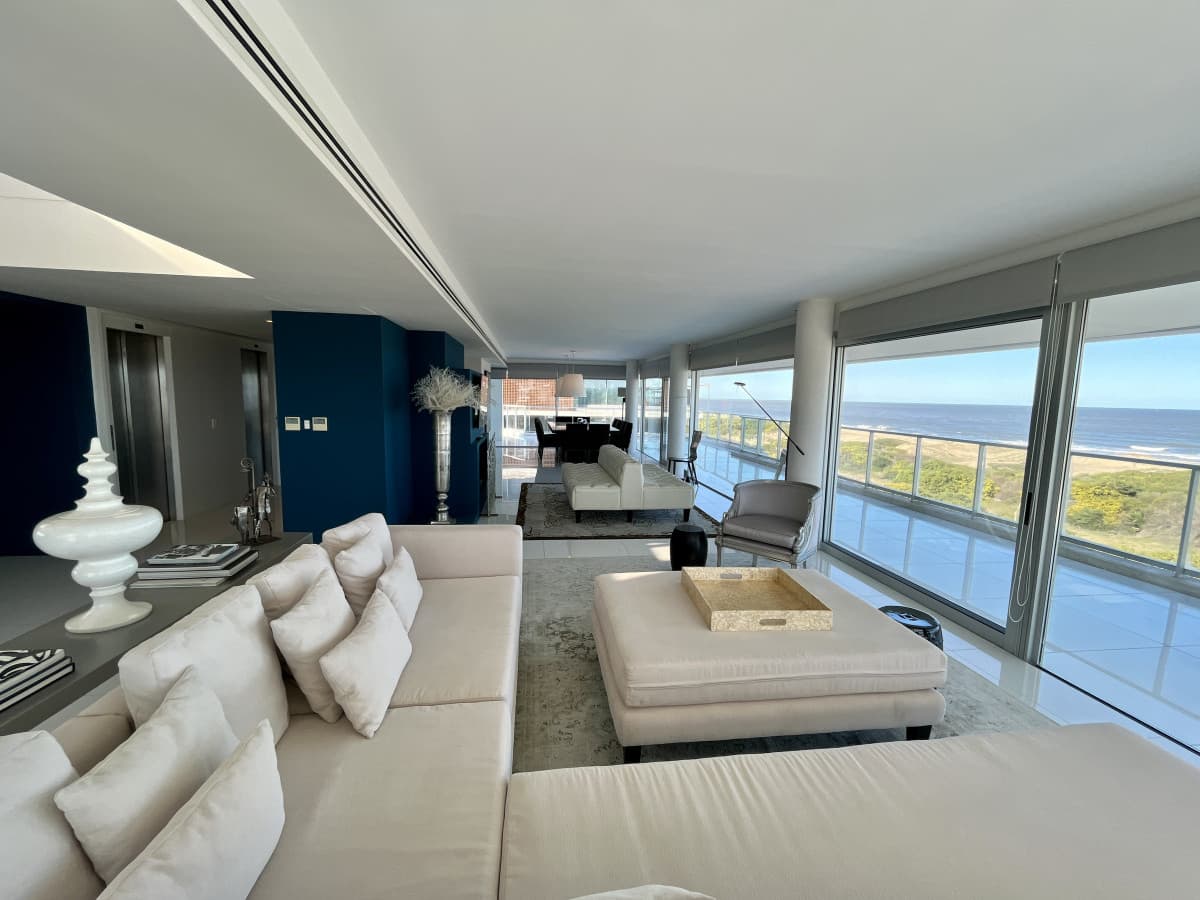 Venta apartamento 4 dormitorios. Playa brava, Punta del Este