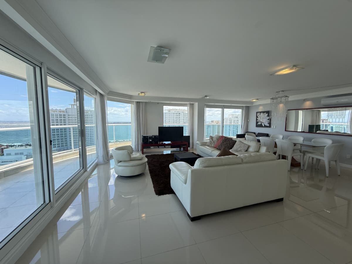 Apartamento en venta 3 dormitorios - Playa Mansa, Punta del Este