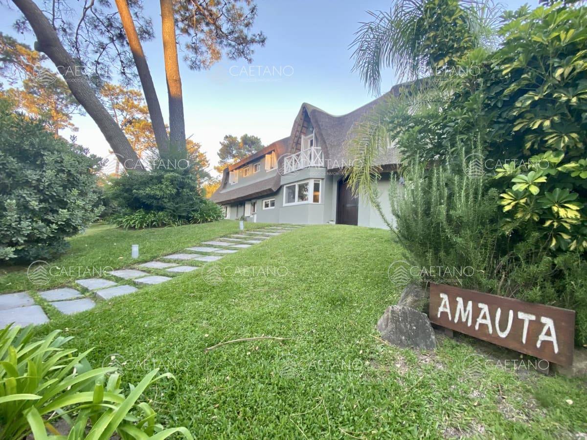 Casa 5 dormitorios Punta del Este Pinares