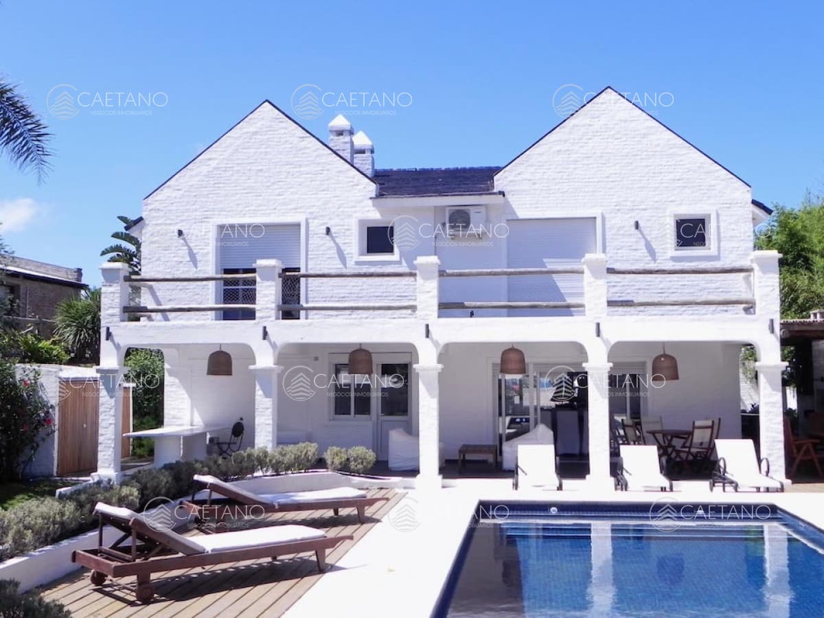 Casa en alquiler en Manantiales — foto 2