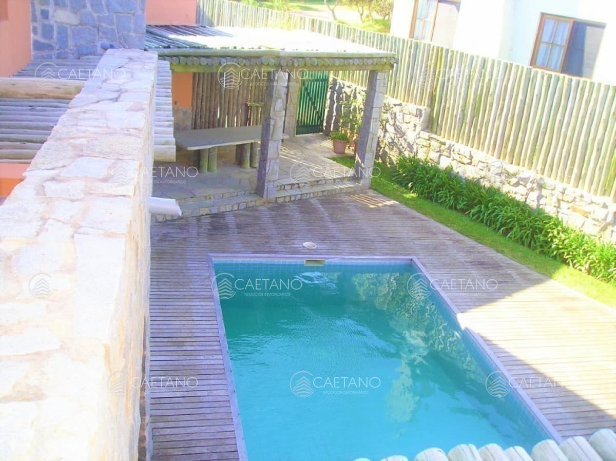 Casa en alquiler en Manantiales — foto 3