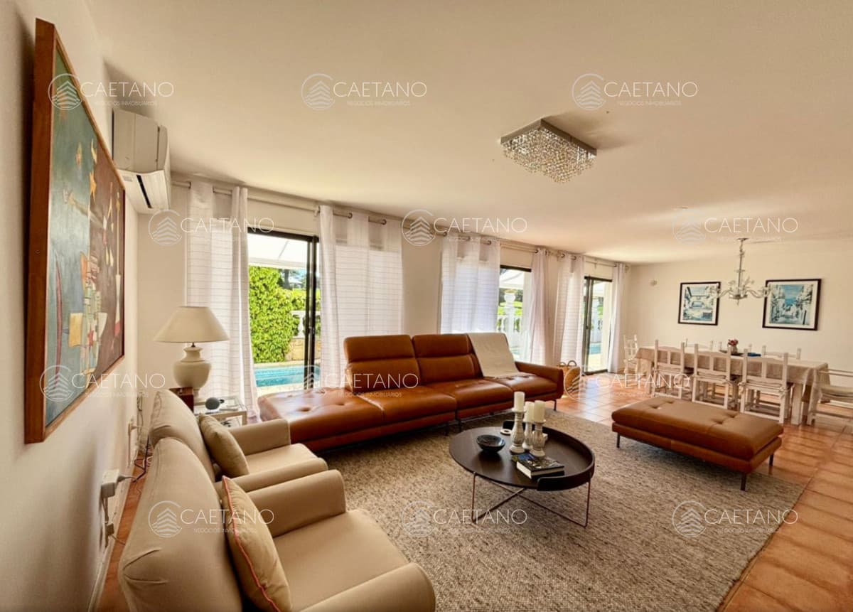 Venta casa de dos plantas 5 dormitorios. Zona Golf — foto 3