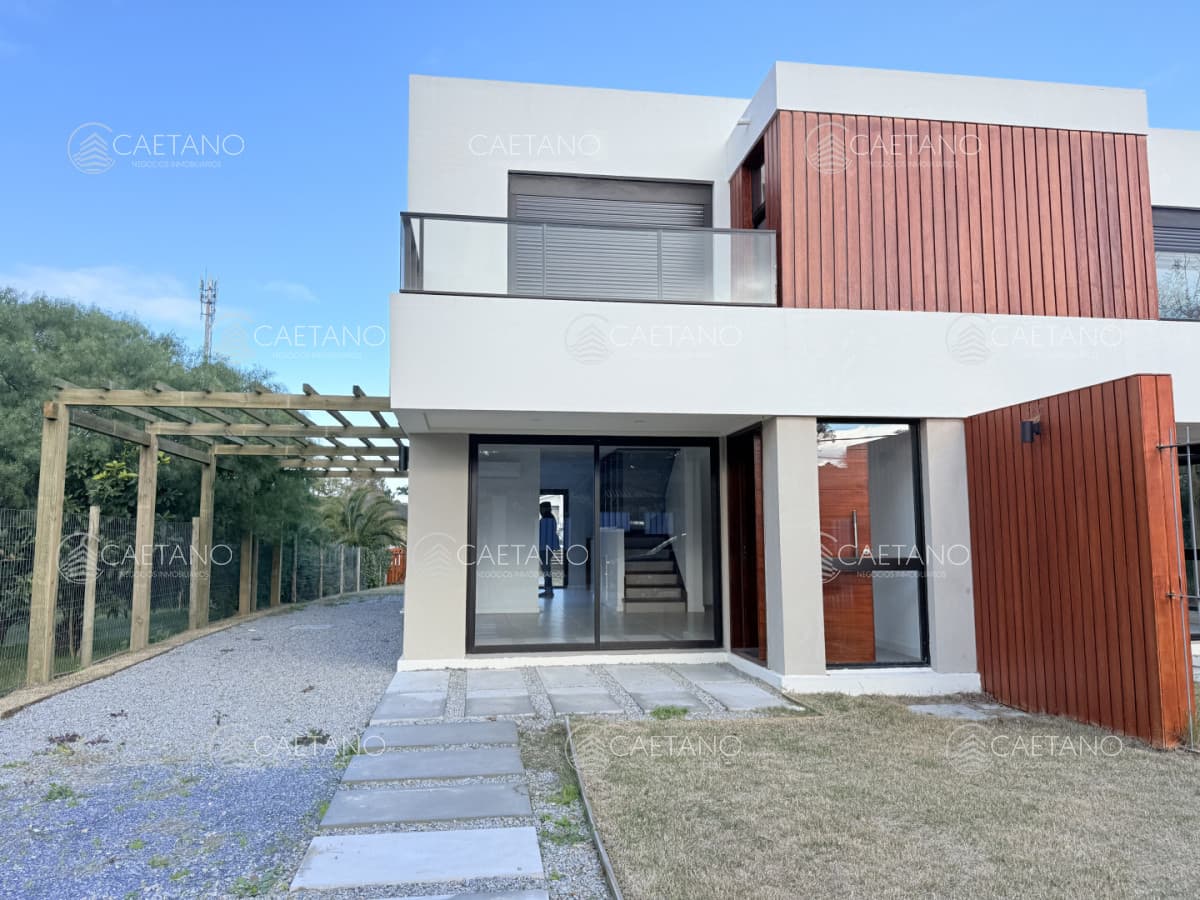 Venta casa PH 3 dormitorios - Pinares — foto 2