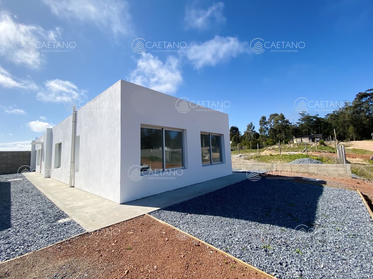 CASA EN VENTA - 2 DORMITORIOS, MALDONADO
