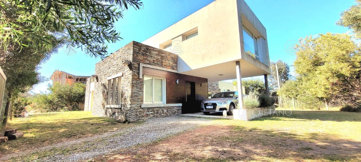 Alquiler anual, invernal y temporal. Casa Marly Punta del Este