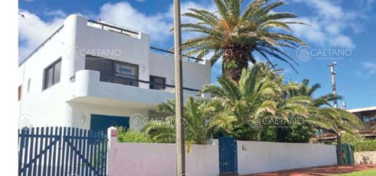 Alquiler anual casa 5 dormitorios. Península, Punta del Este.