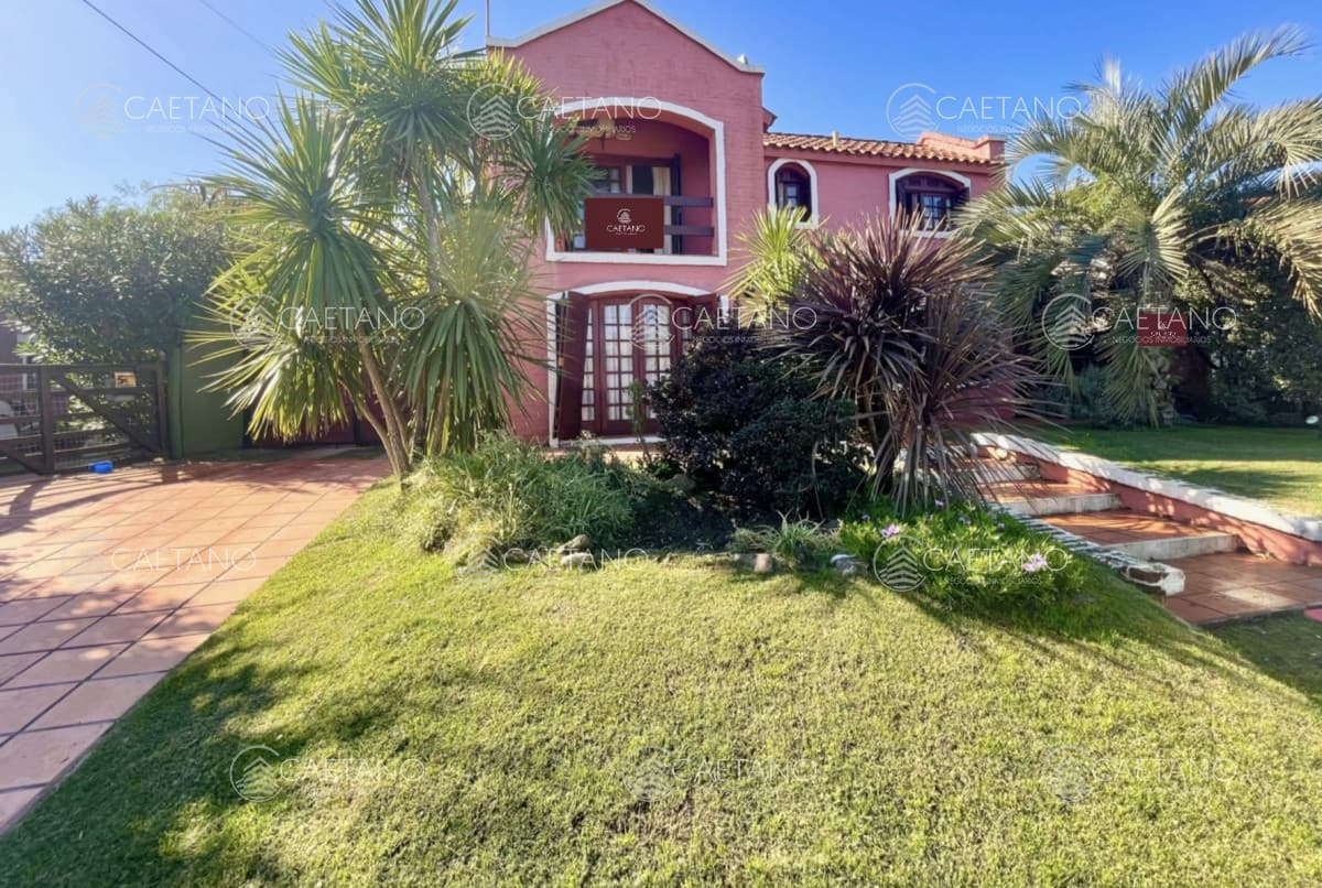 Venta Casa -  5 dormitorios 3 baños - Portezuelo, Punta Ballena