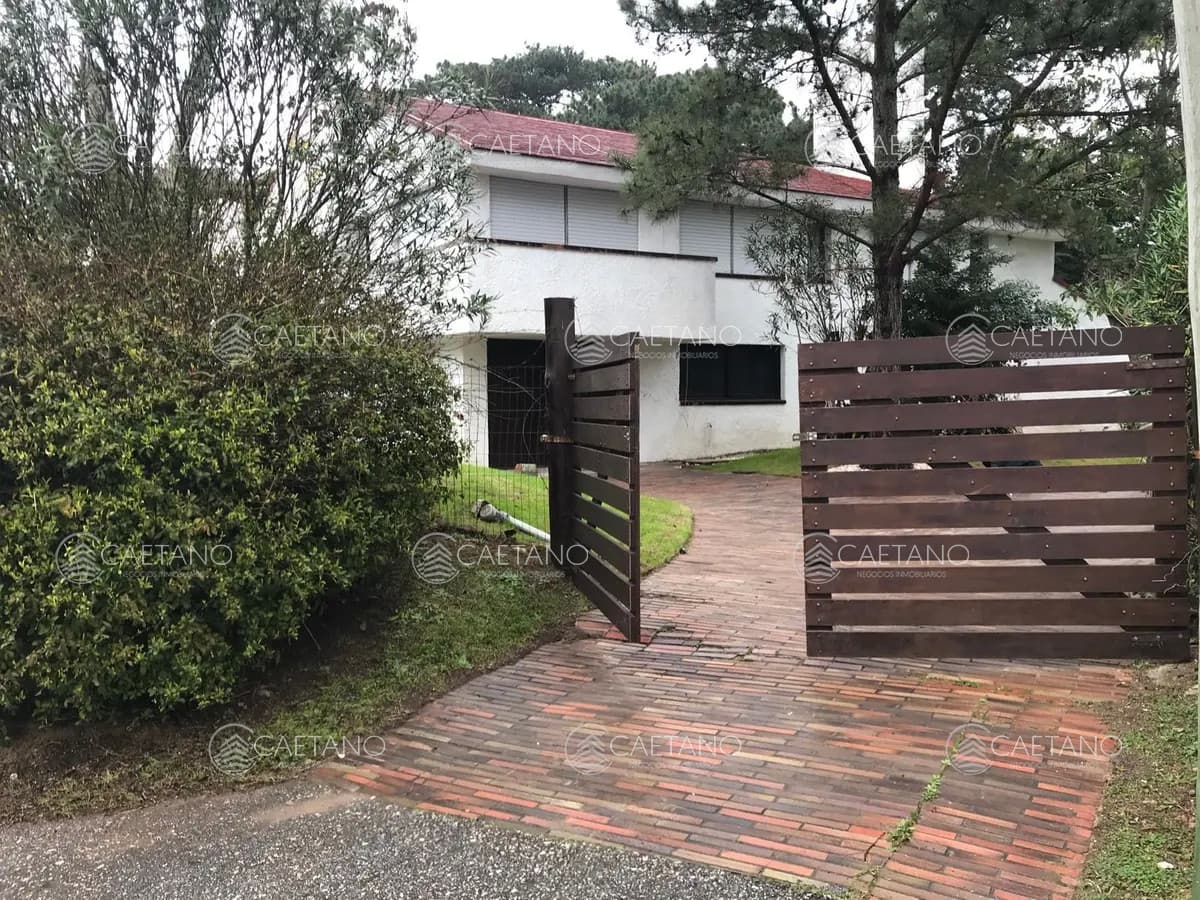 Gran Casa en venta zona cantegril