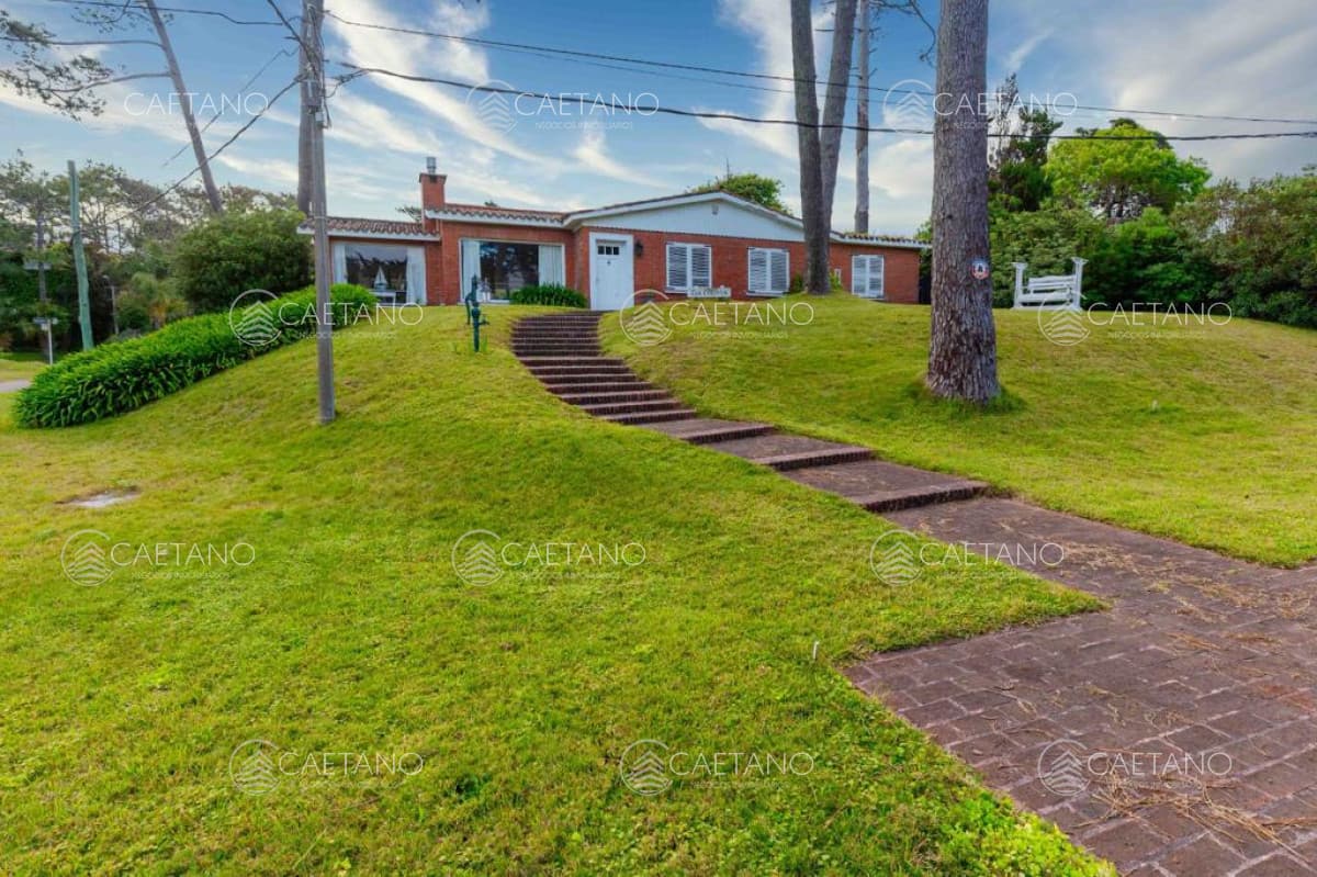 Alquiler Casa En San Rafael Playa Brava 5 Dormitorios