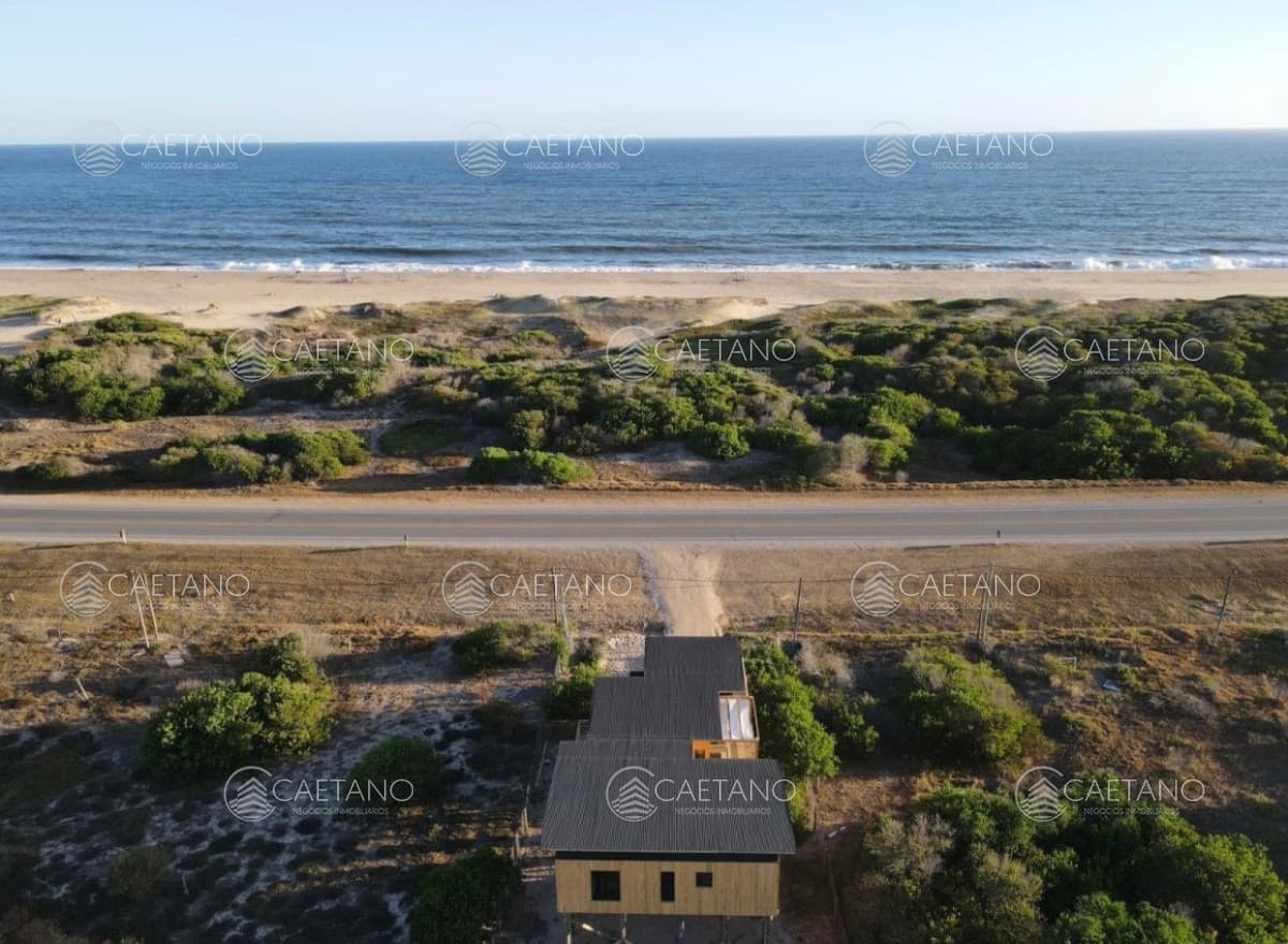 Venta casa en primera linea en La Juanita, Jose Ignacio - 3 dormitorios — foto 2