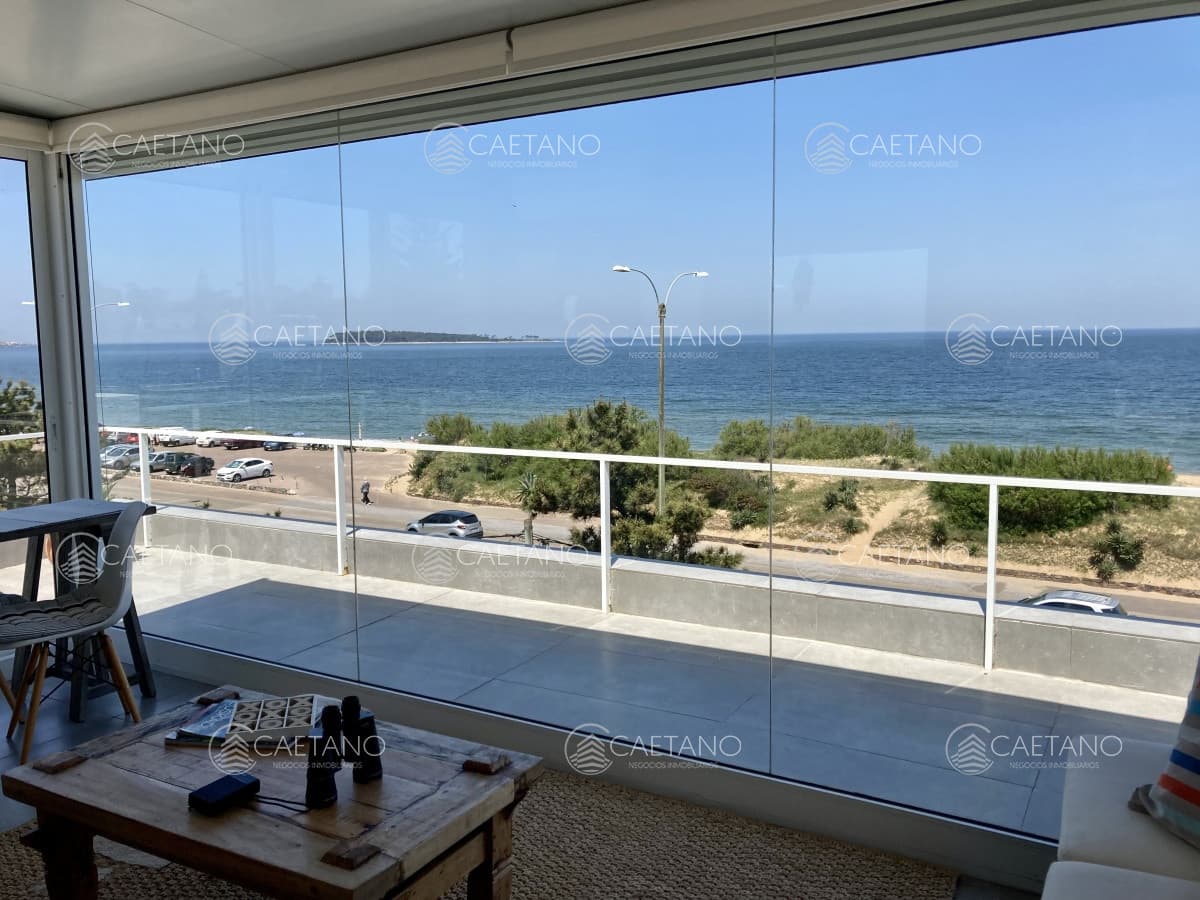 Casa Punta del Este en primera linea de la mansa — foto 2