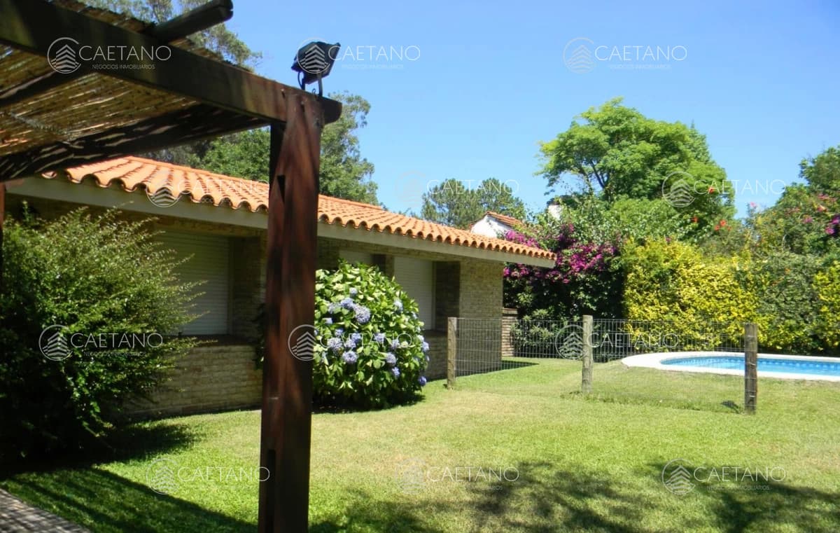 Alquiler anual espectacular casa Punta del este 4 dormitorios — foto 2