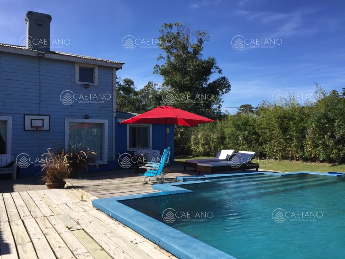 Casa en alquiler 3 dormitorios y dependencia de servicio La Barra — foto 3