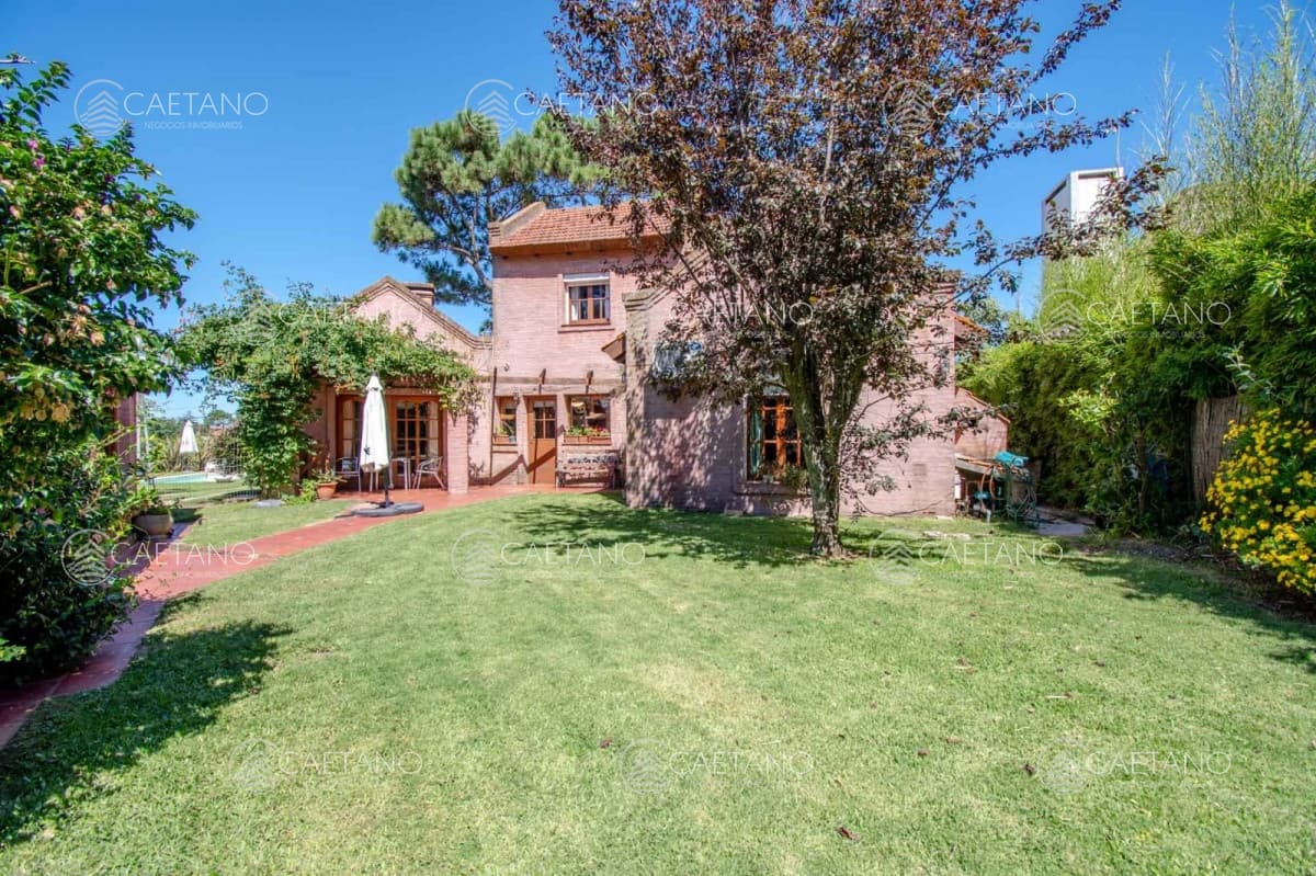 Hermosa propiedad en venta en Altos de pinar. — foto 2
