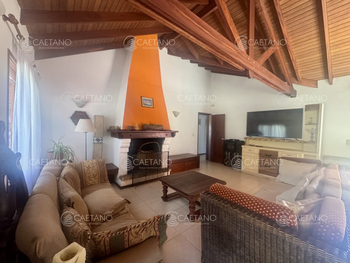 Venta. Casa. 4 dormitorios — foto 2