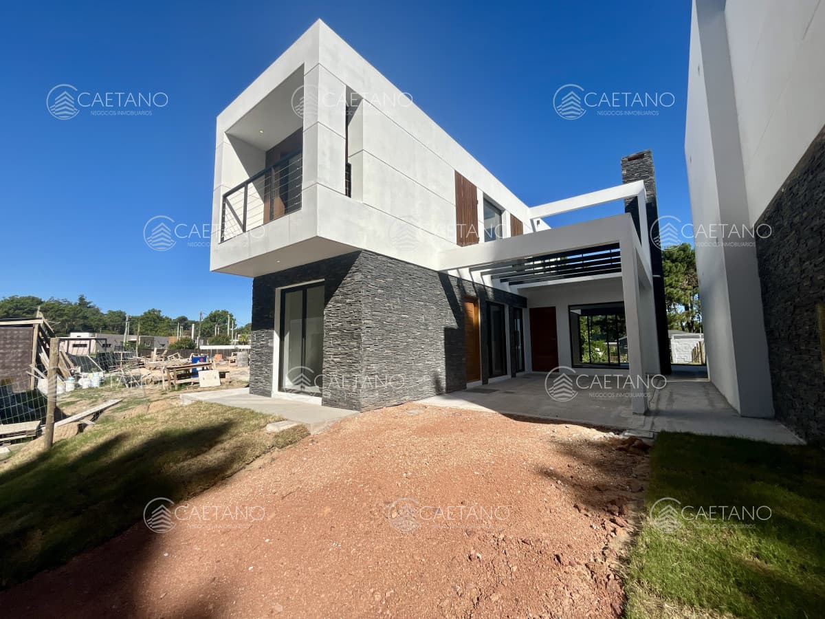 Venta casa 3 dormitorios. Parque Burnet, Maldonado — foto 2