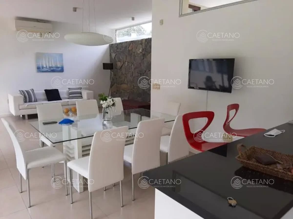 Moderna casa en excelente estado en Rincón del Indio — foto 2