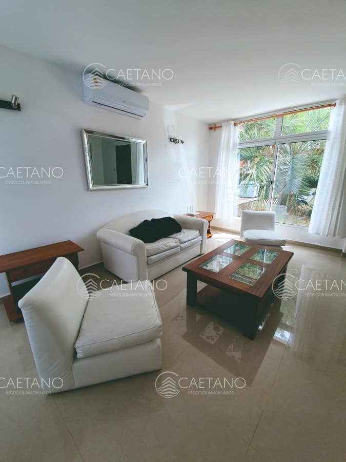 Casa a 100 metros de la playa mansa.